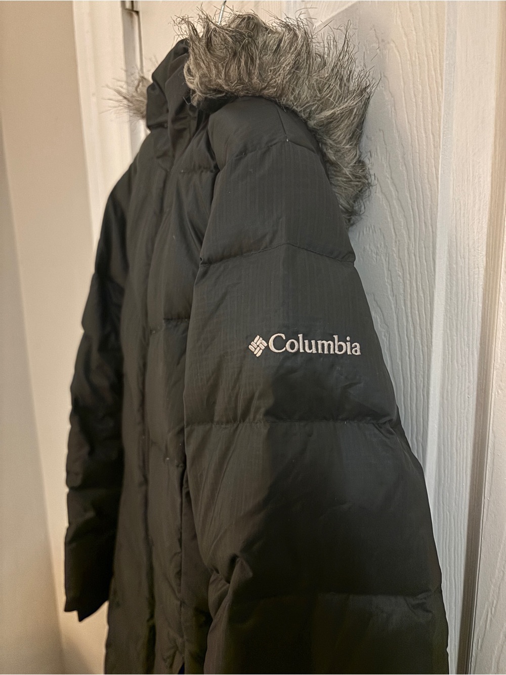 Columbia Omniheat Black Long Puffer with Detachable Faux Fur Hood Size Medium - Picture 3 of 8